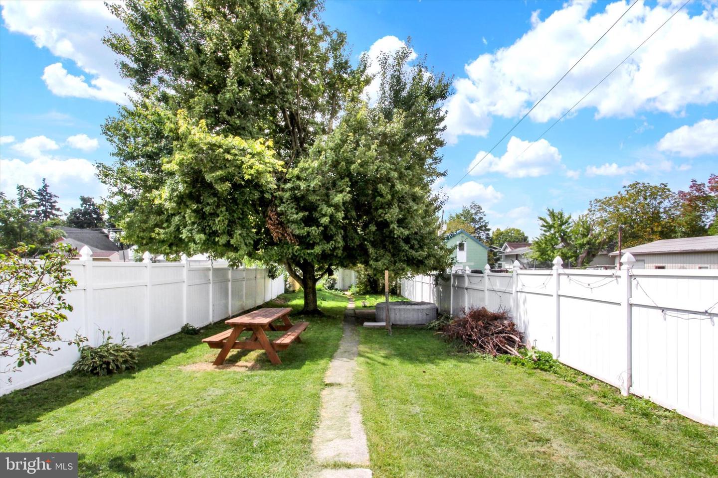 531 Baltimore St Property Photo 25