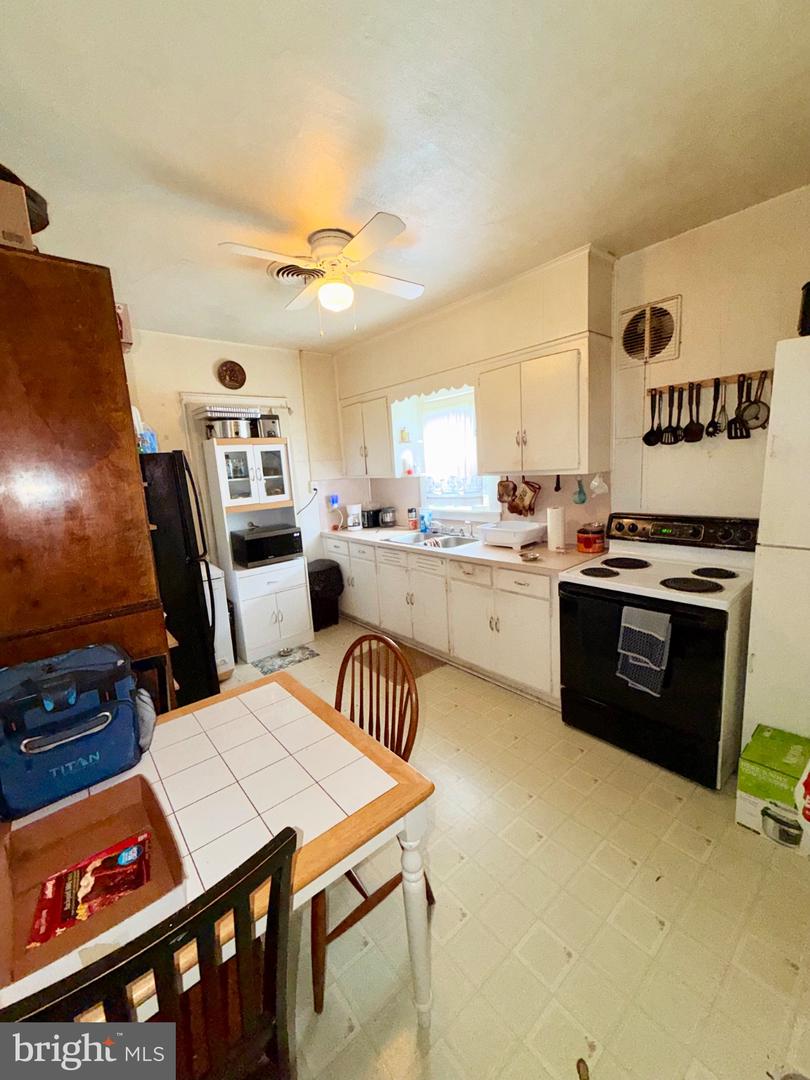 548 Baer Ave Property Photo 8