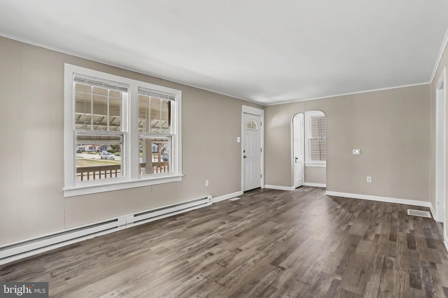 661 Frederick St Property Photo 2