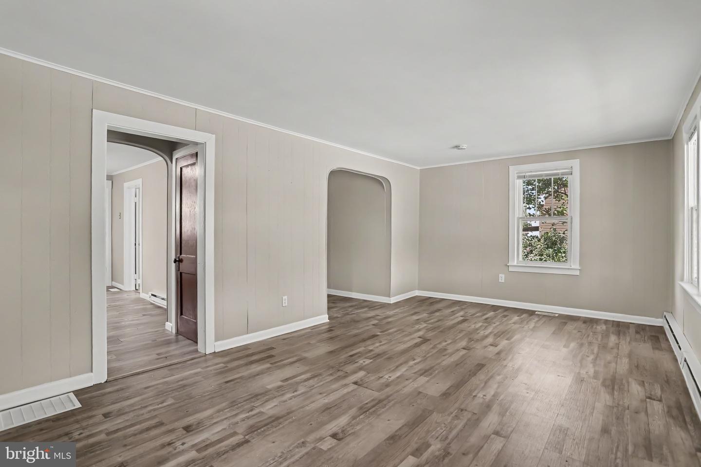 661 Frederick St Property Photo 3