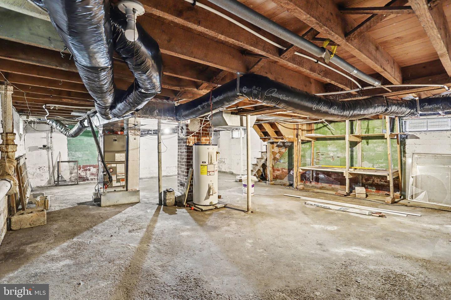 661 Frederick St Property Photo 12
