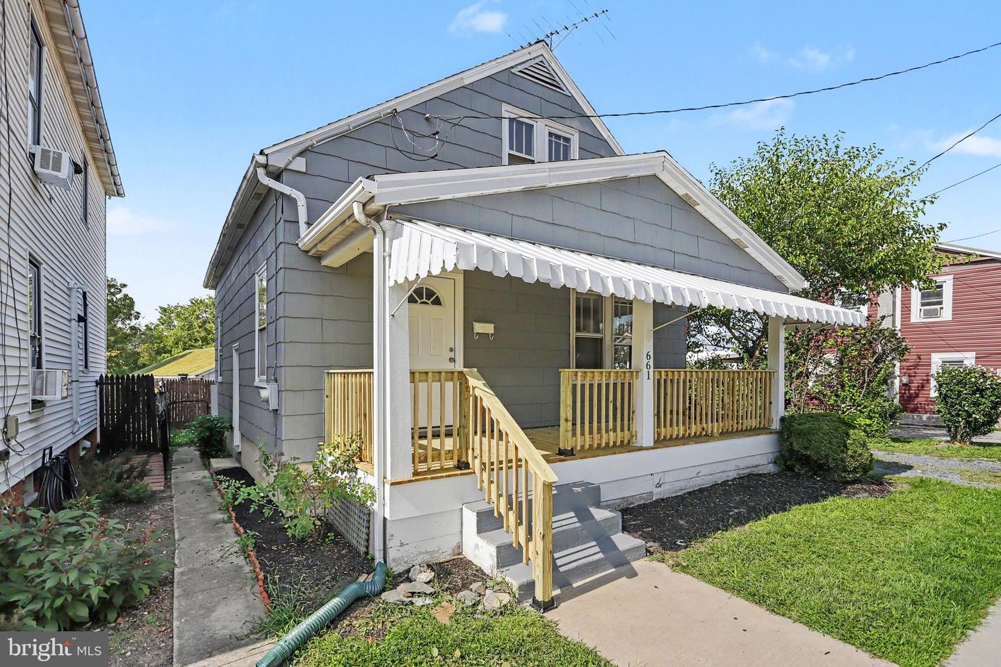661 Frederick St Property Photo 13