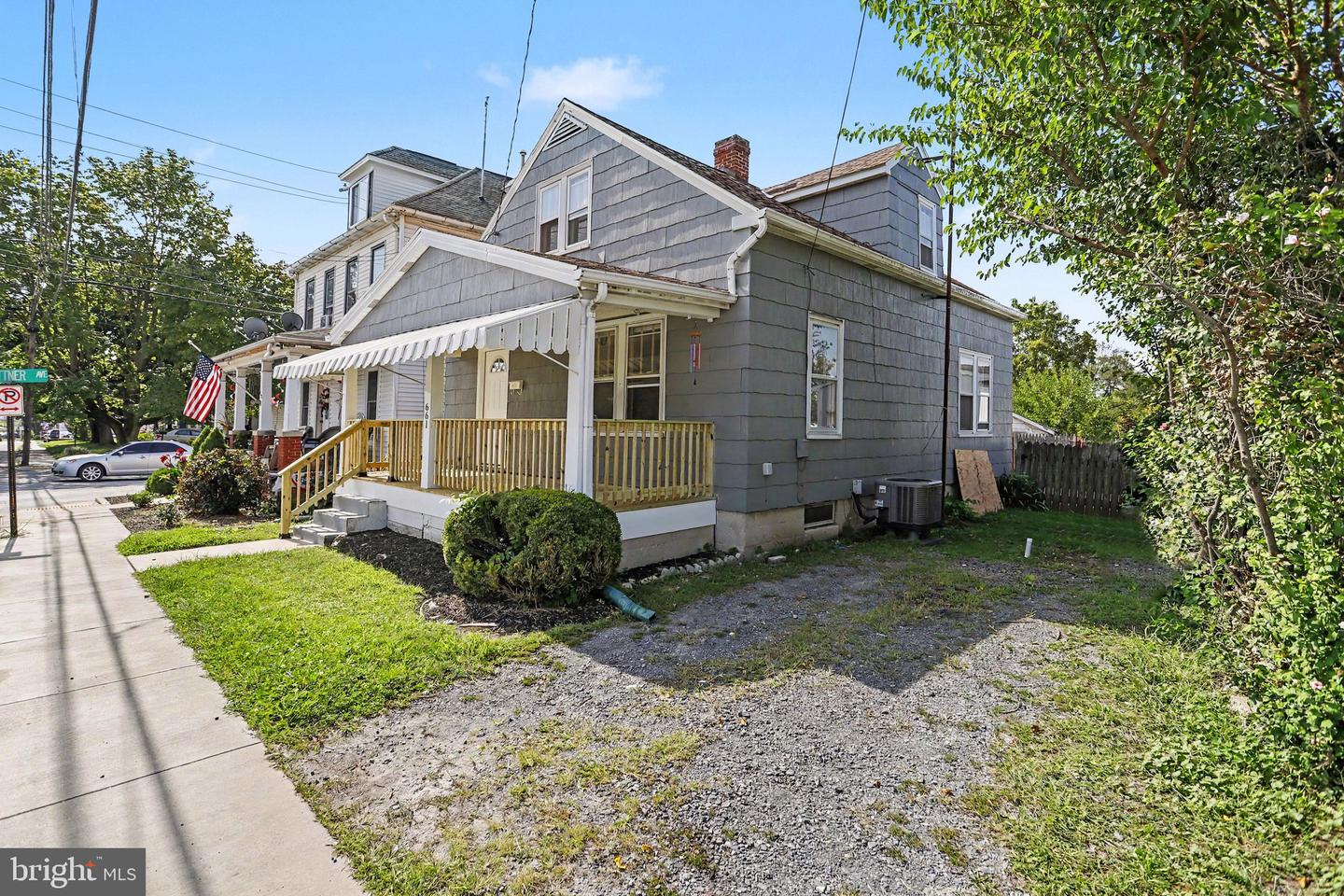 661 Frederick St Property Photo 14