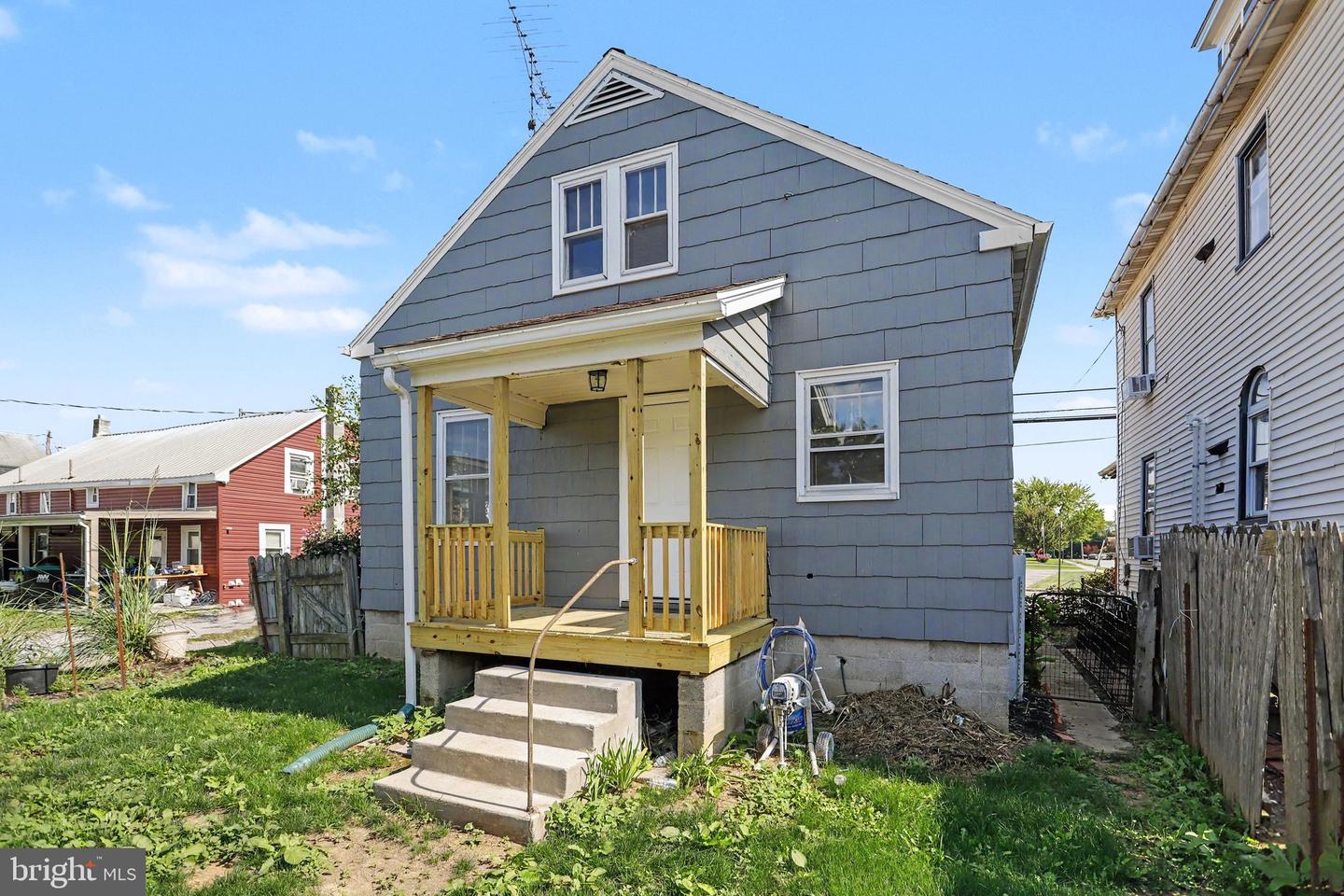 661 Frederick St Property Photo 15
