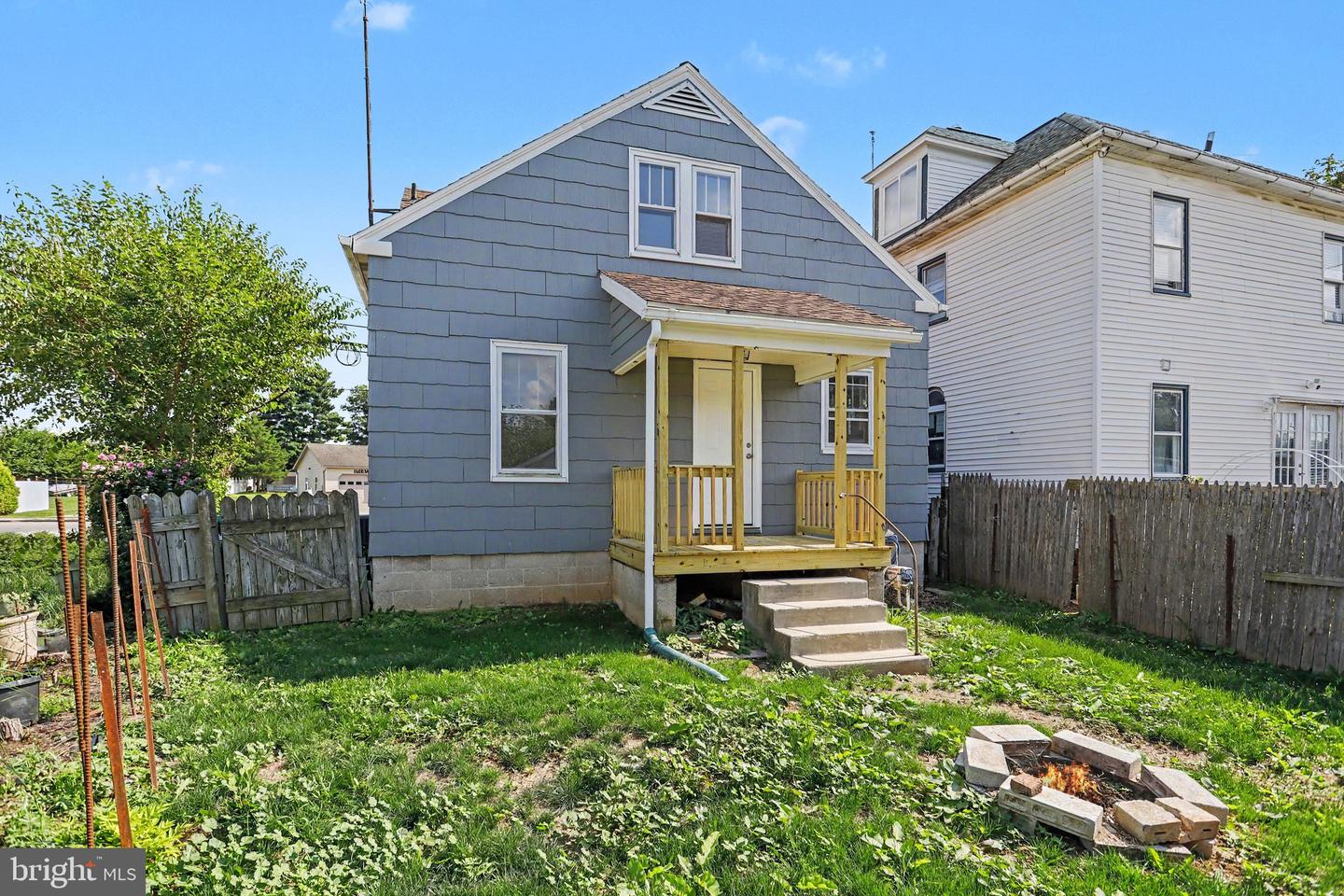 661 Frederick St Property Photo 16