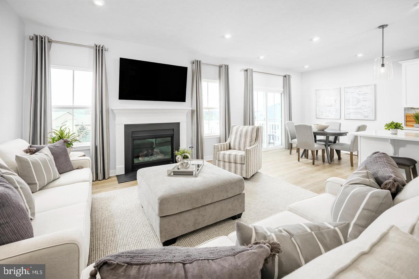 1 Firenze Dr Property Photo 2