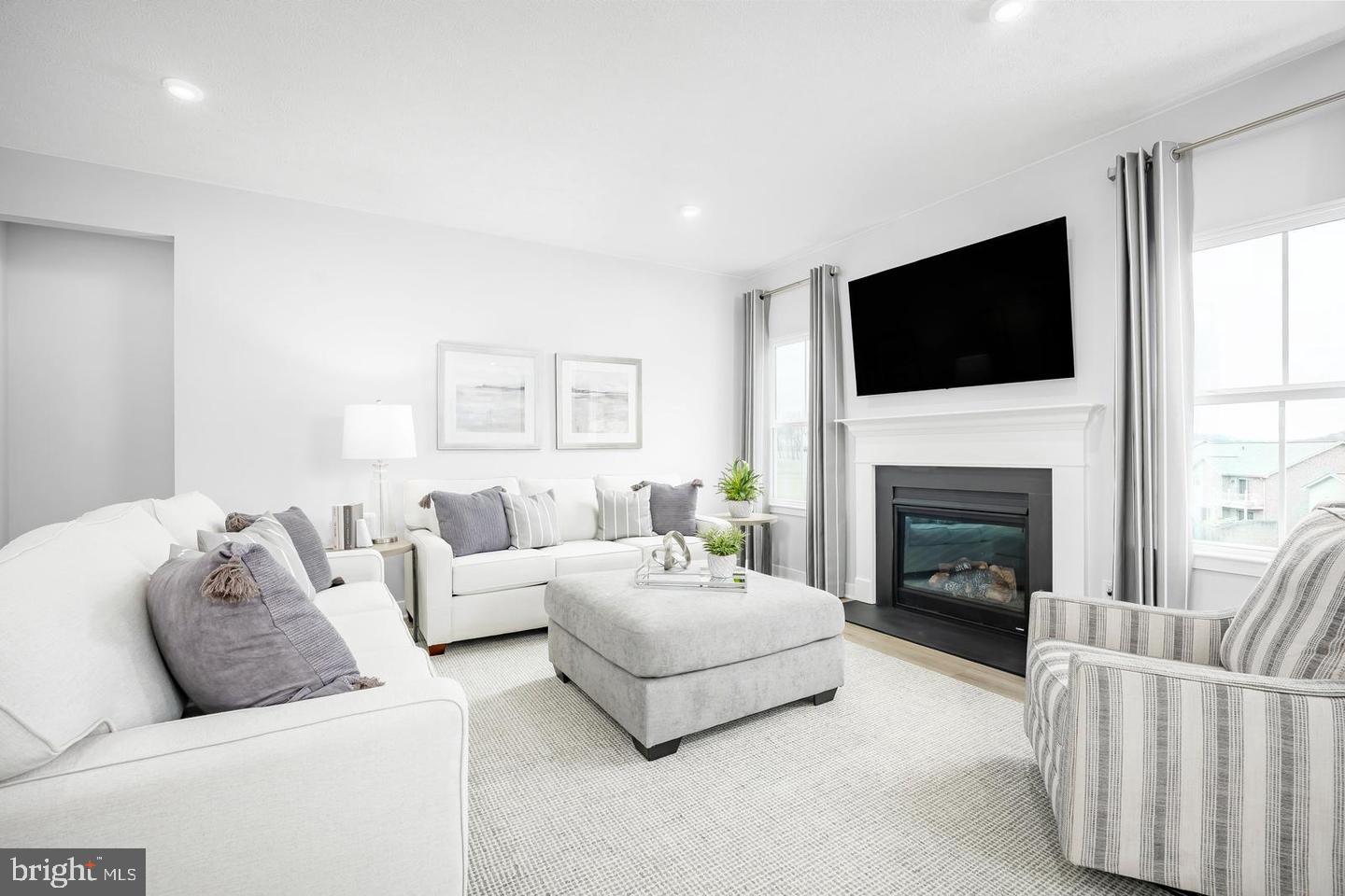 1 Firenze Dr Property Photo 3