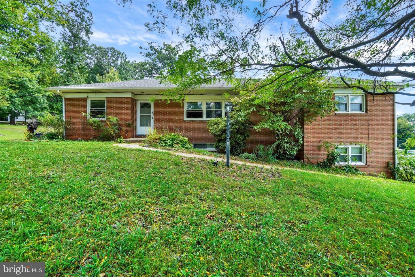 1345 Windsor Rd Property Photo 1
