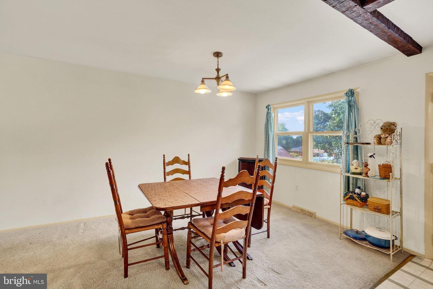2140 Derry Property Photo 8