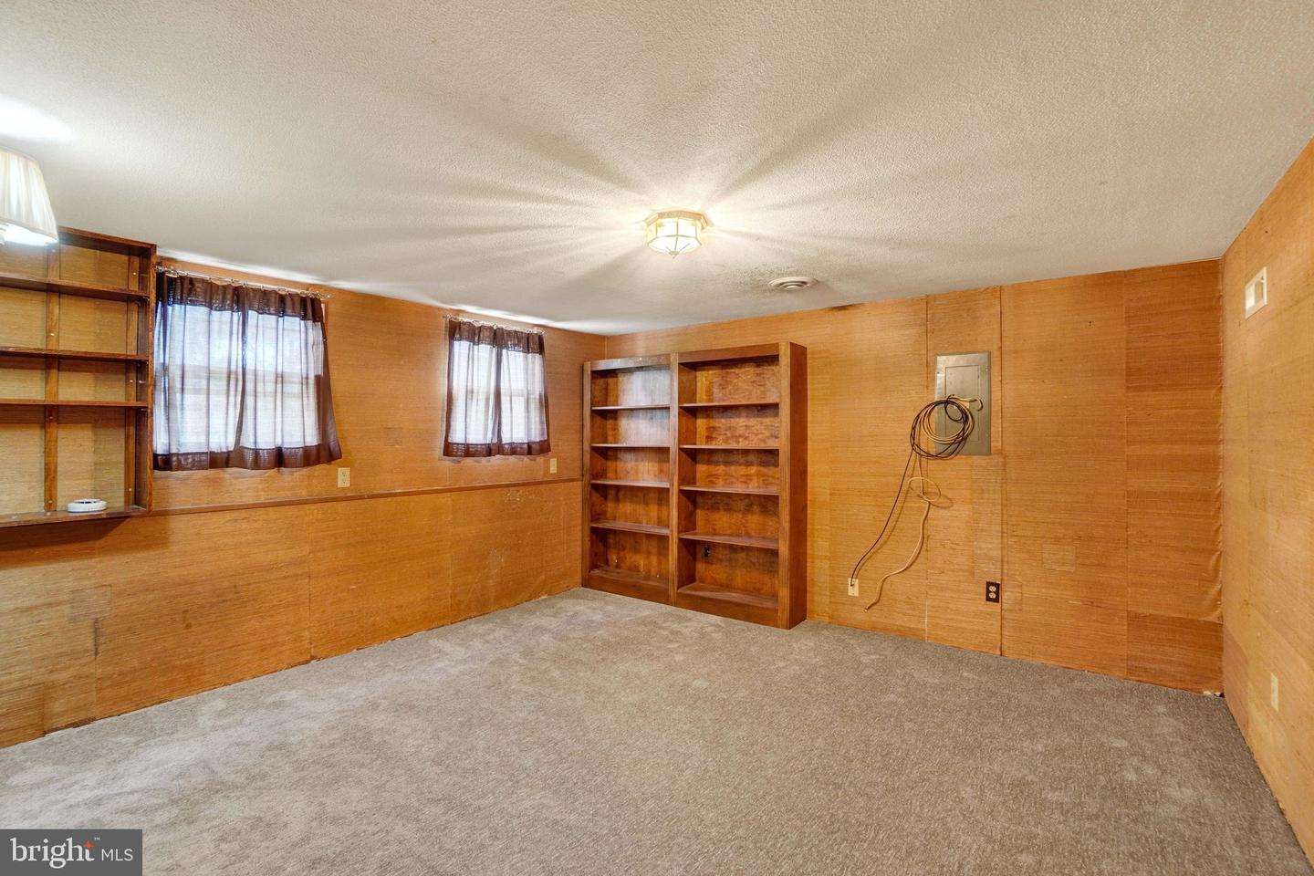 2140 Derry Property Photo 17