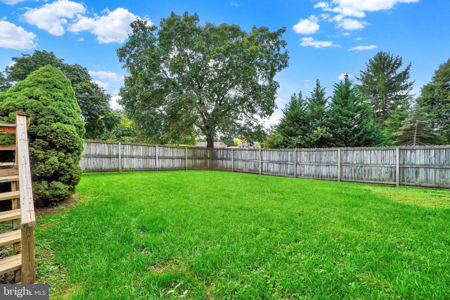 2140 Derry Property Photo 23