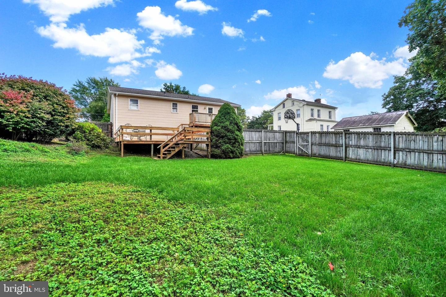 2140 Derry Property Photo 24
