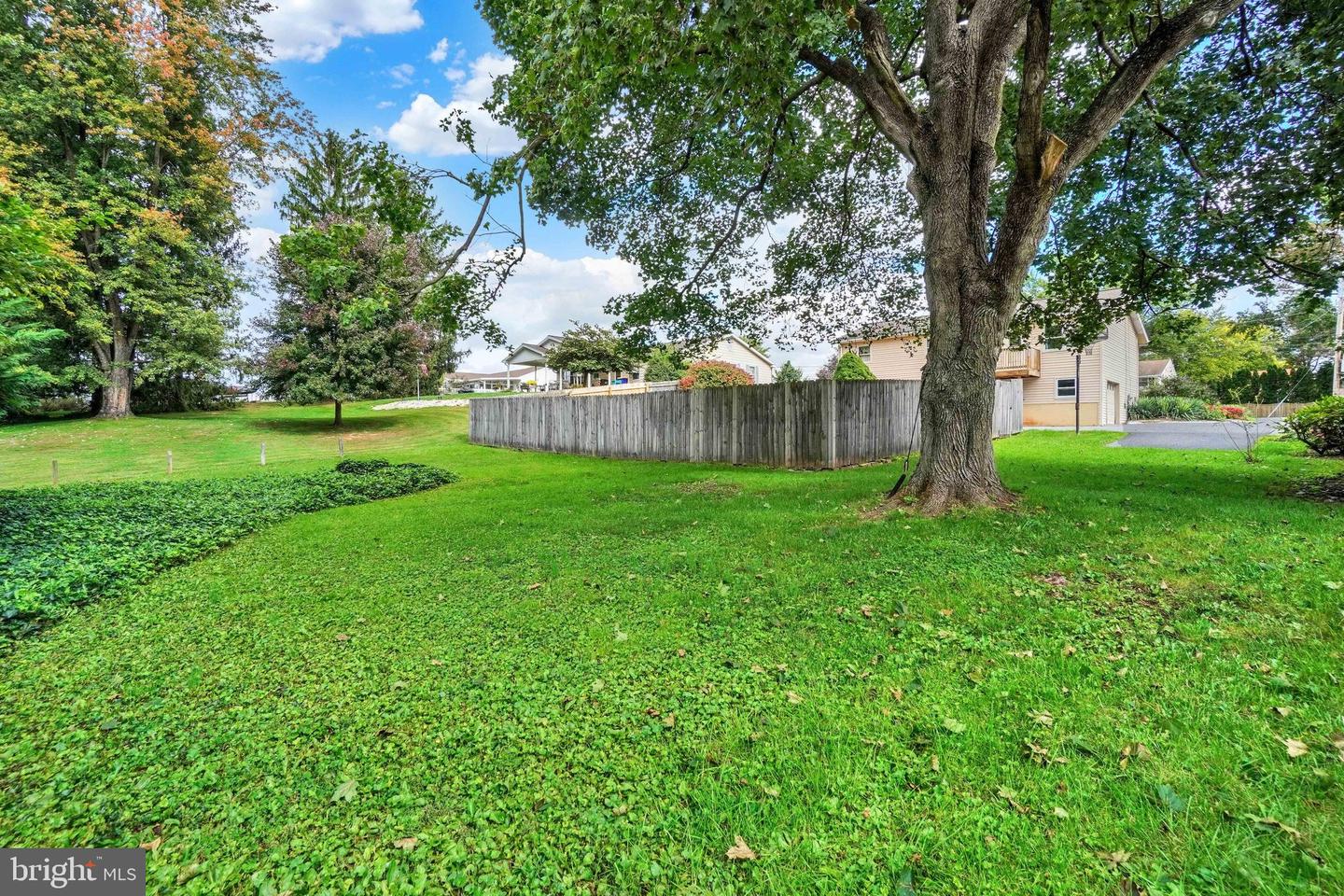 2140 Derry Property Photo 28