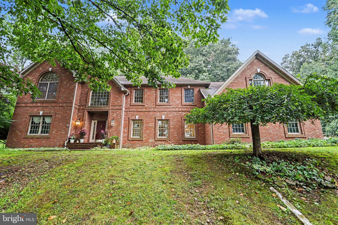 659 Hunters Ln Property Photo 1