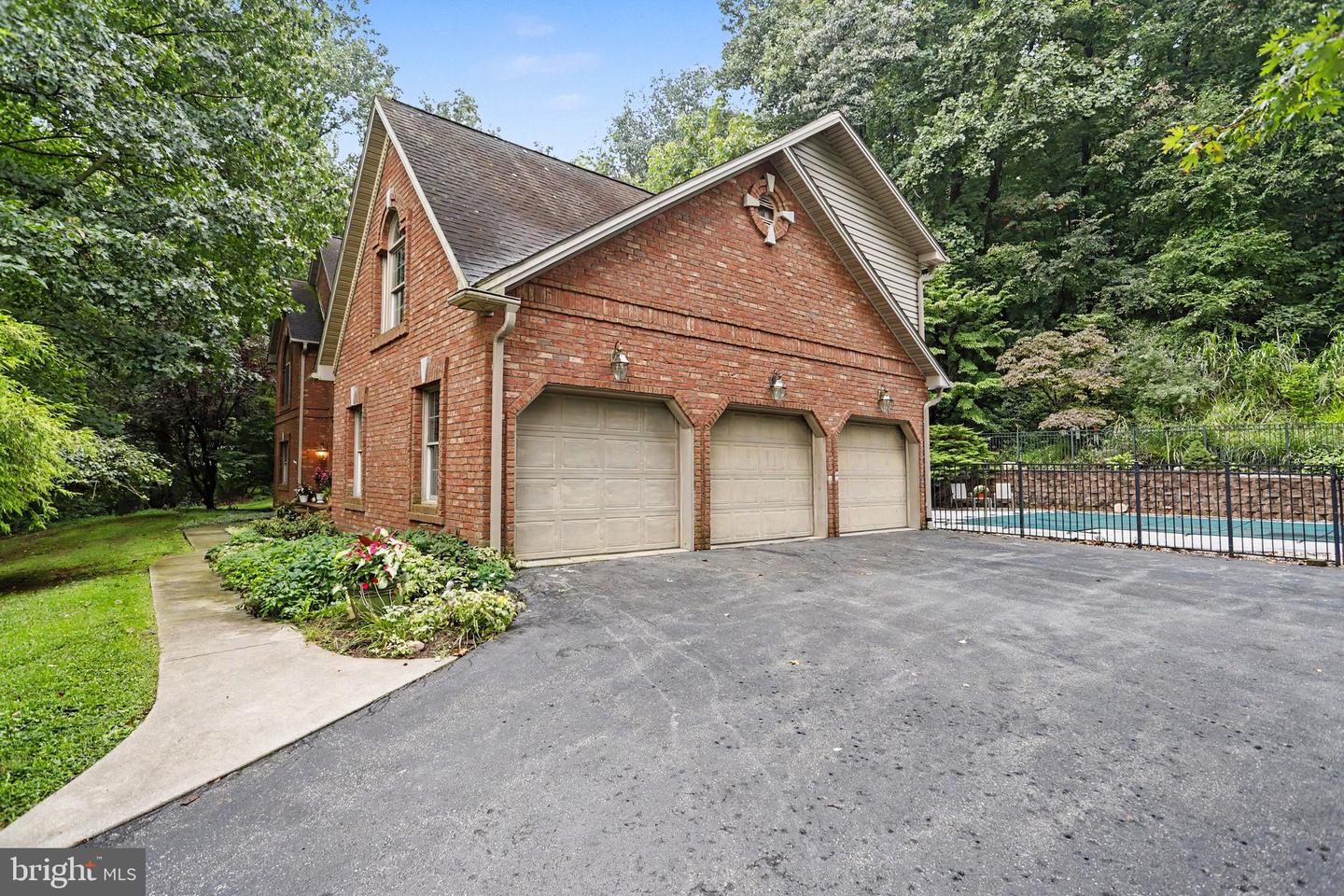 659 Hunters Ln Property Photo 11