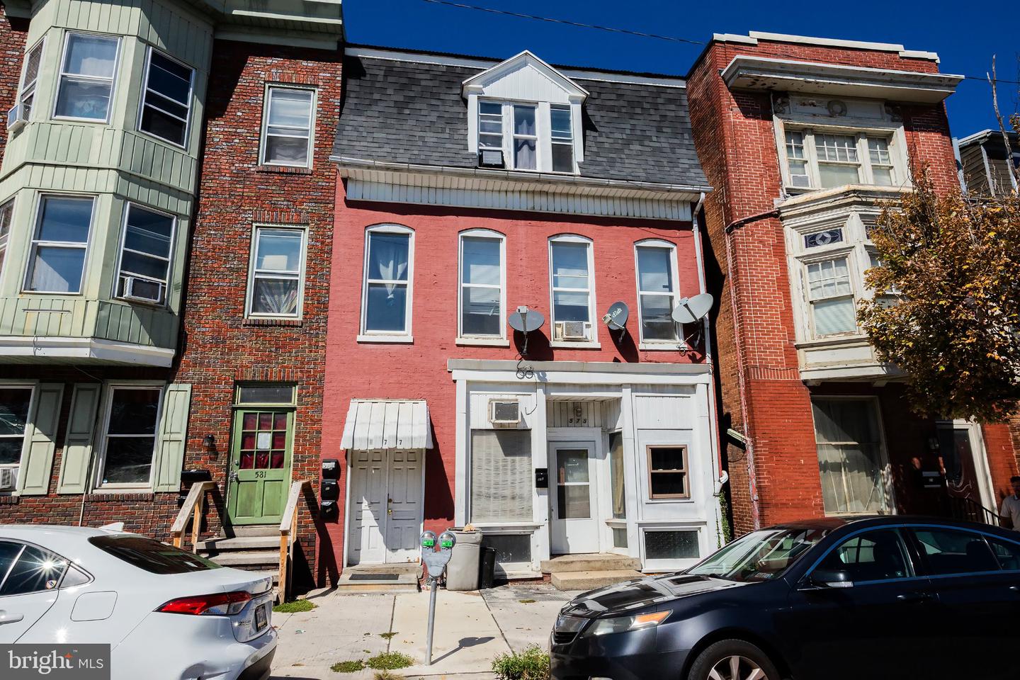 575-577 W MARKET ST Property Photo 1
