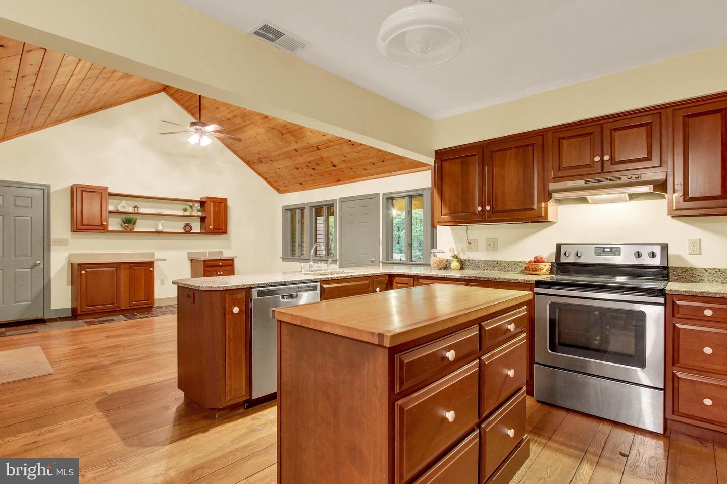 862 Laurel Woods Ln Property Photo 10