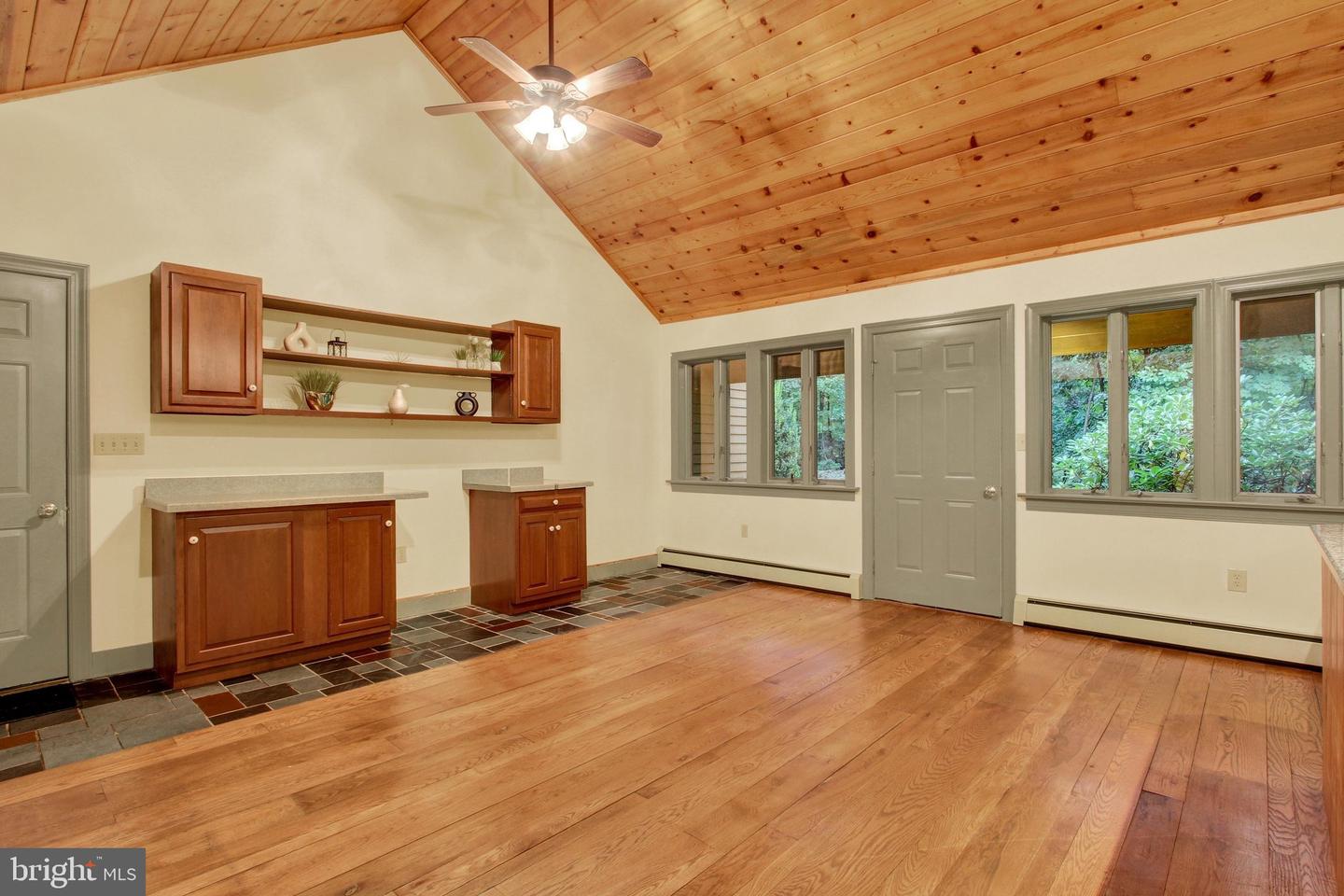 862 Laurel Woods Ln Property Photo 15