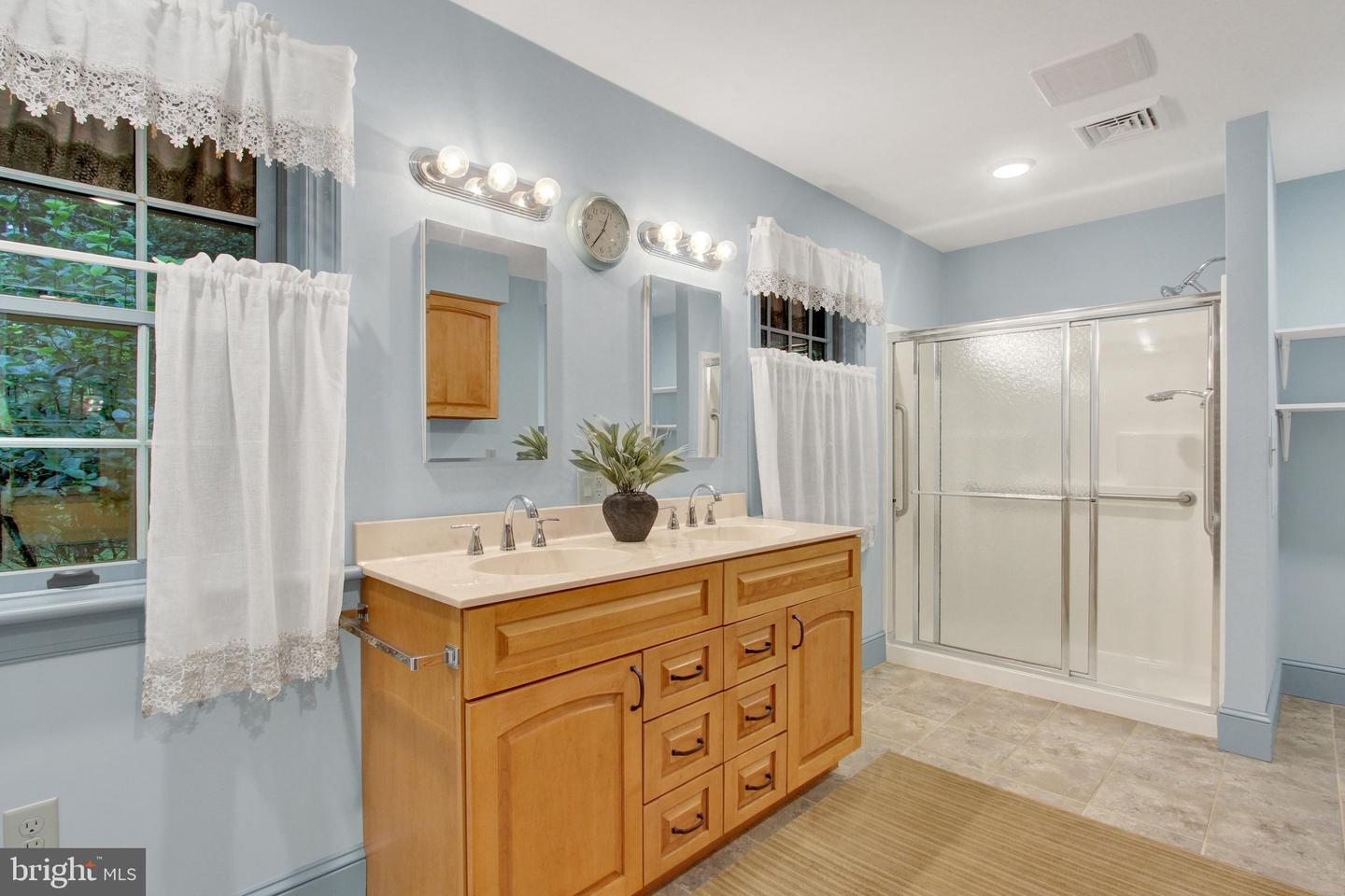 862 Laurel Woods Ln Property Photo 27