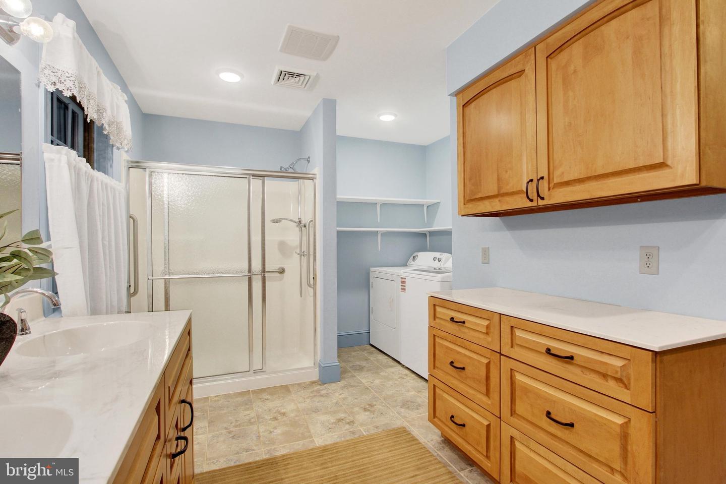 862 Laurel Woods Ln Property Photo 28