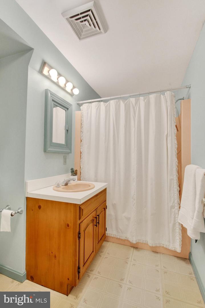 862 Laurel Woods Ln Property Photo 31