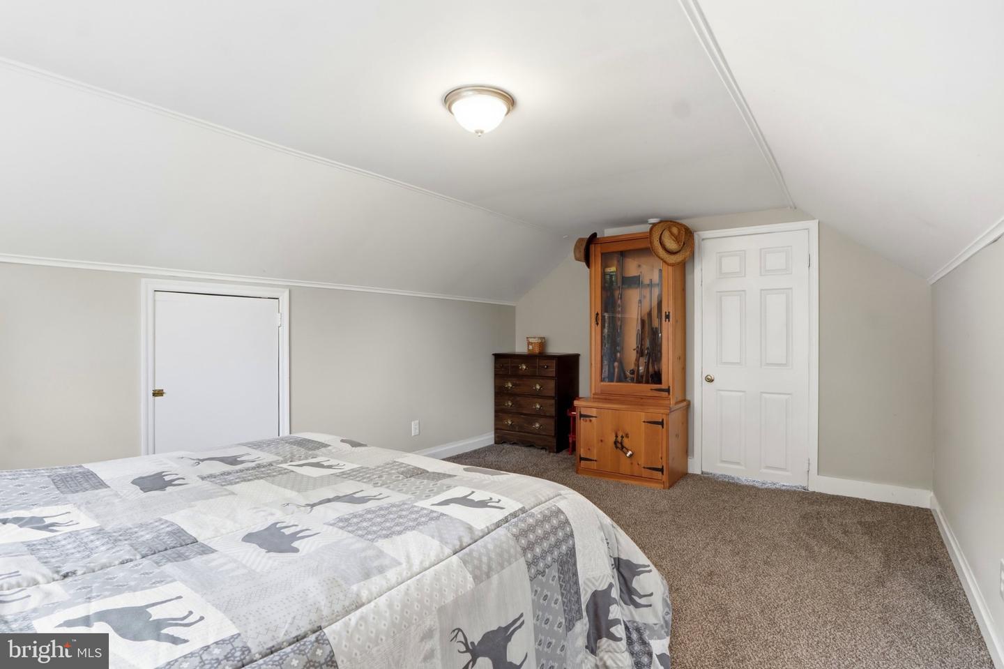 986 2nd St Property Photo 30