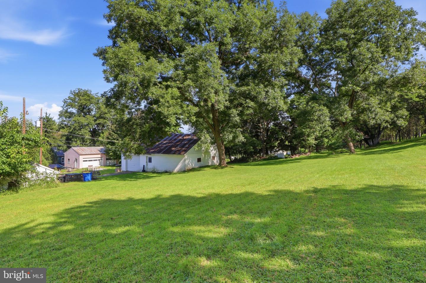 986 2nd St Property Photo 48