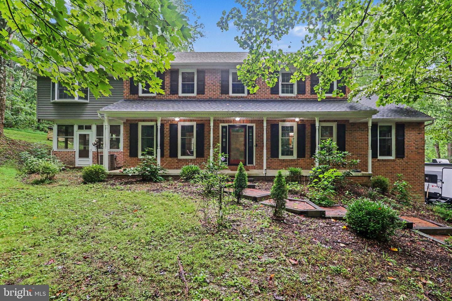 332 Laurel Dr Property Photo 1