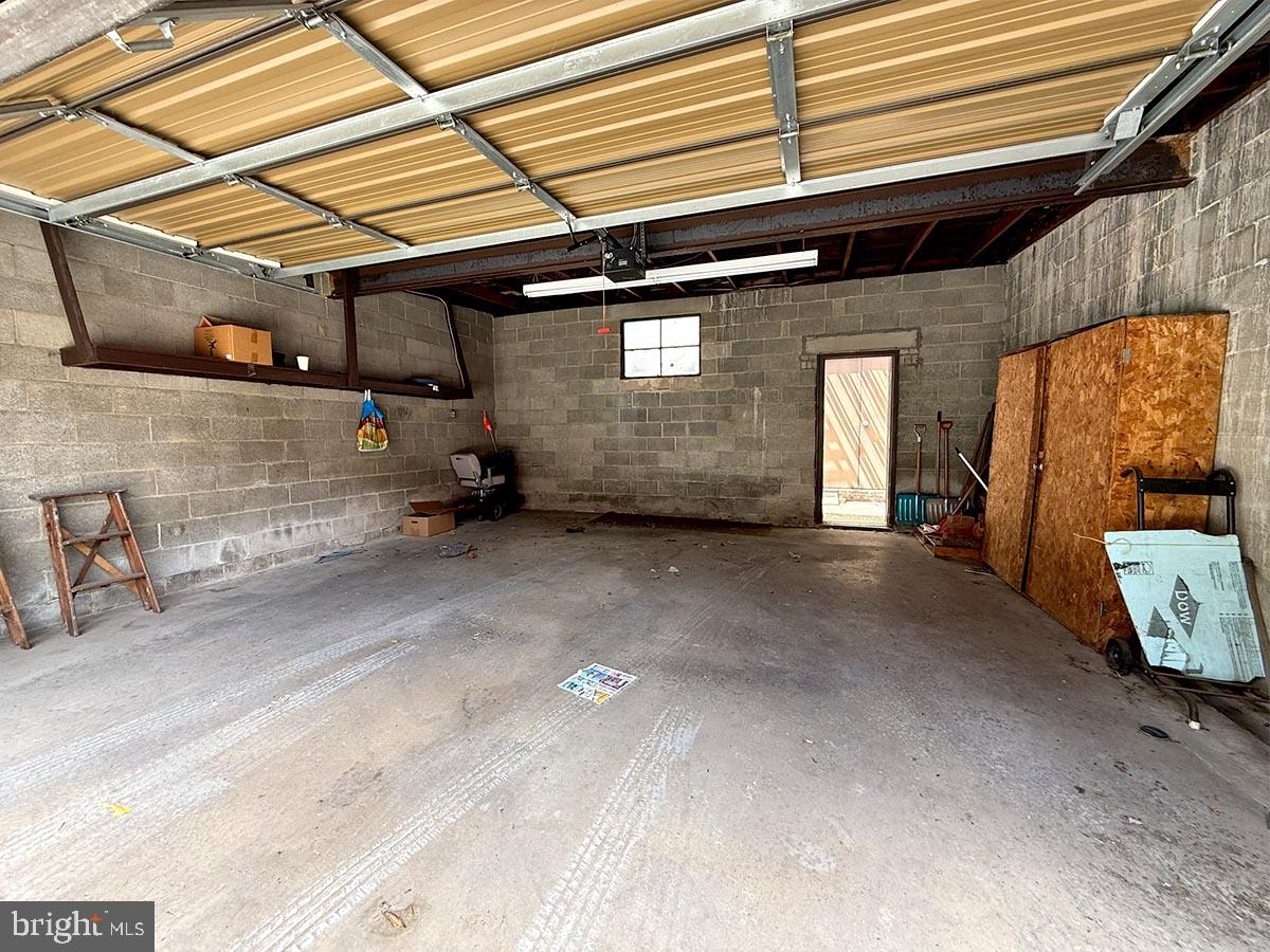119 N George St Property Photo 12