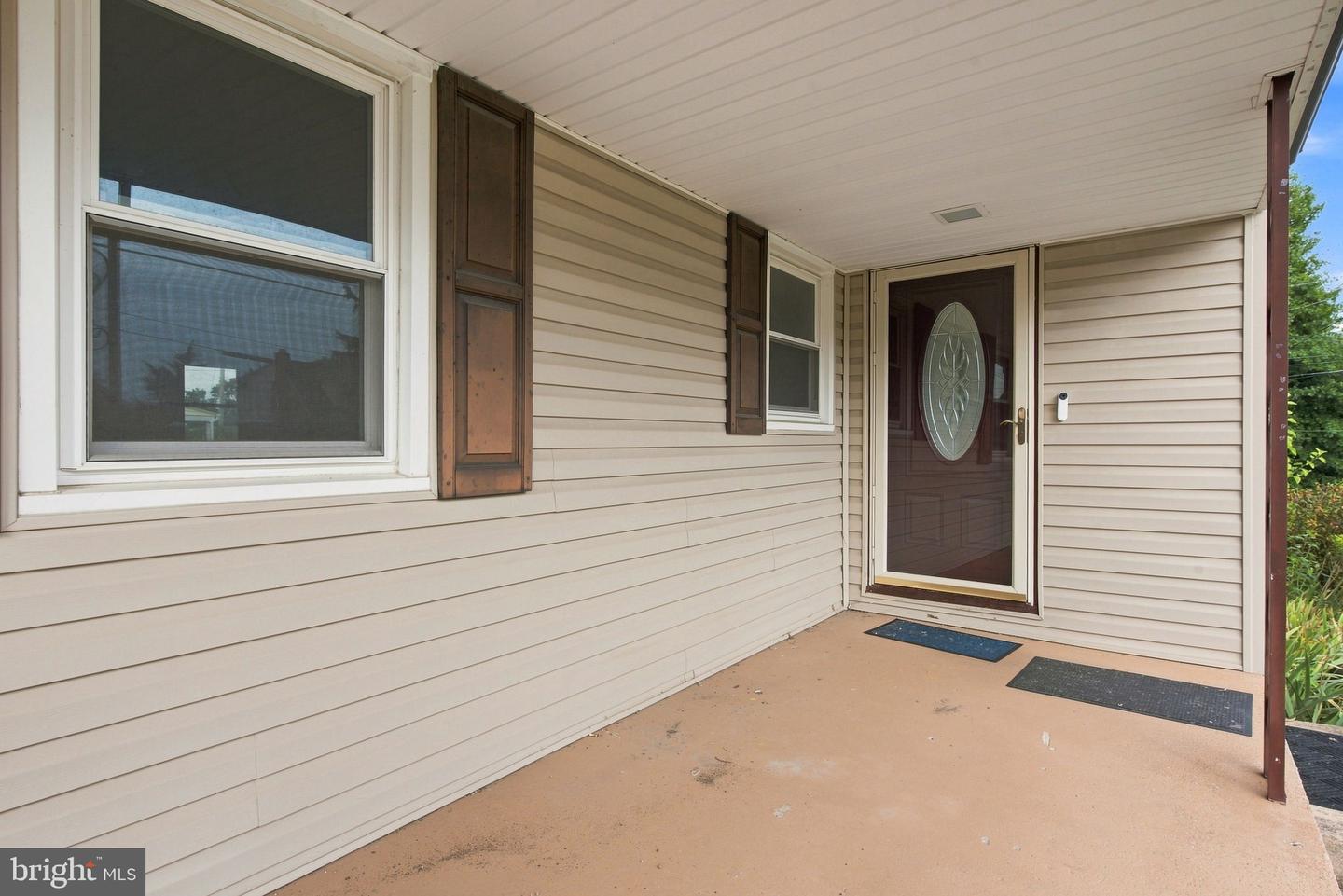 40 2nd St Property Photo 4