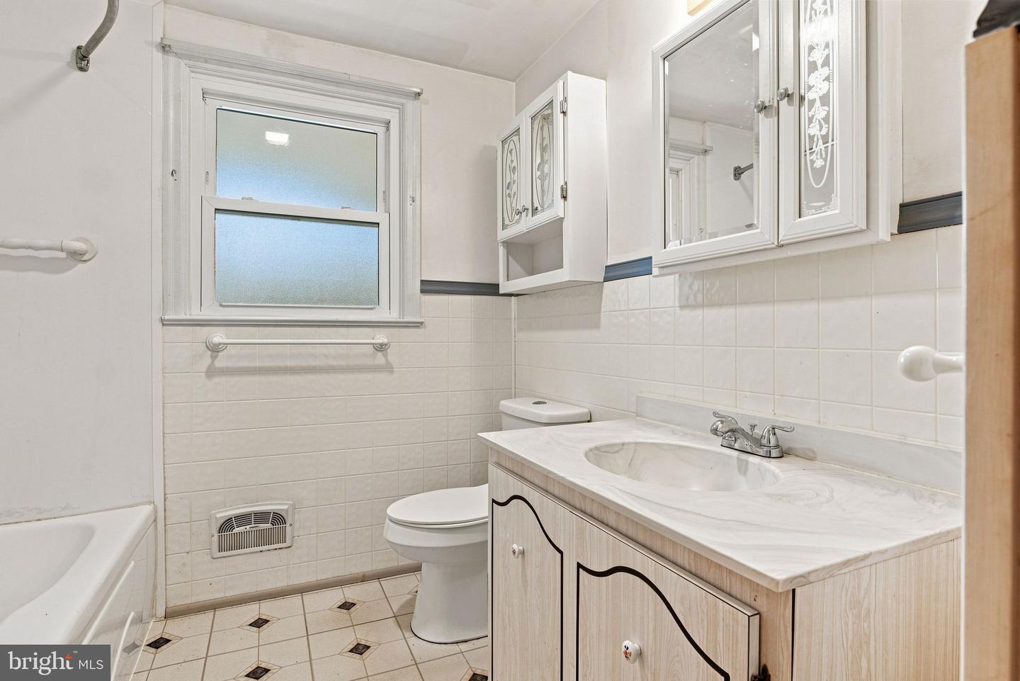 40 2nd St Property Photo 19
