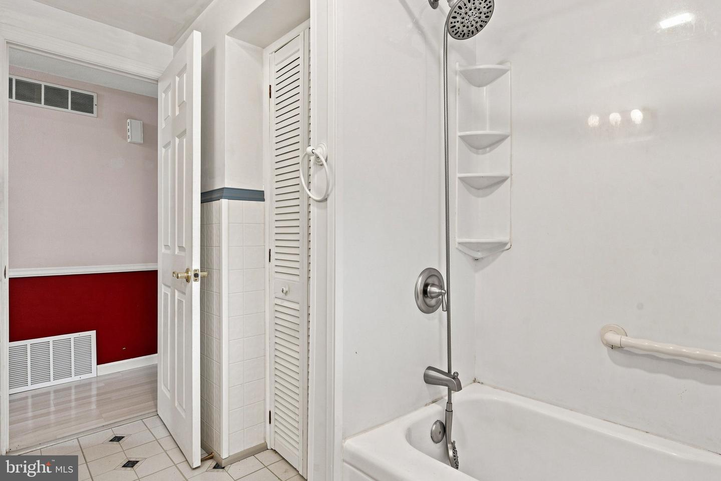 40 2nd St Property Photo 20