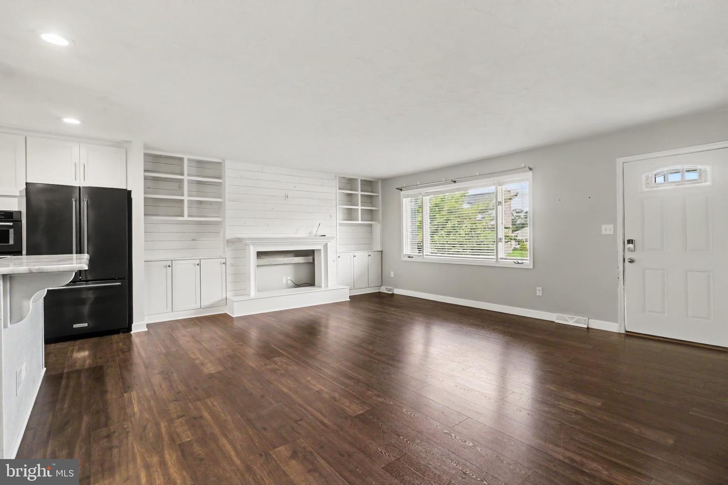 100 Amanda Ave Property Photo 4
