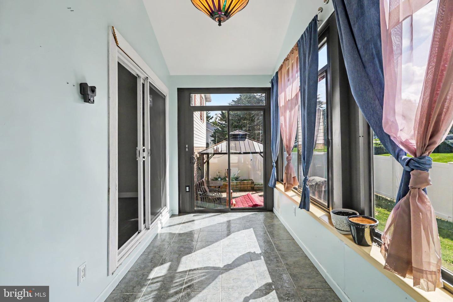 100 Amanda Ave Property Photo 11
