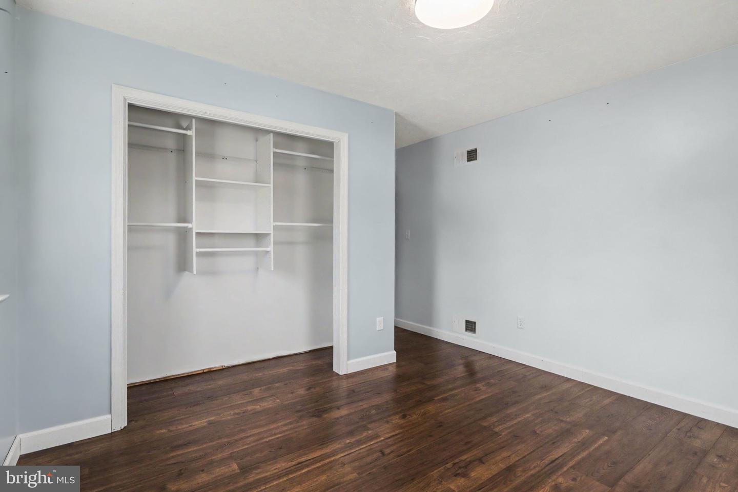 100 Amanda Ave Property Photo 17