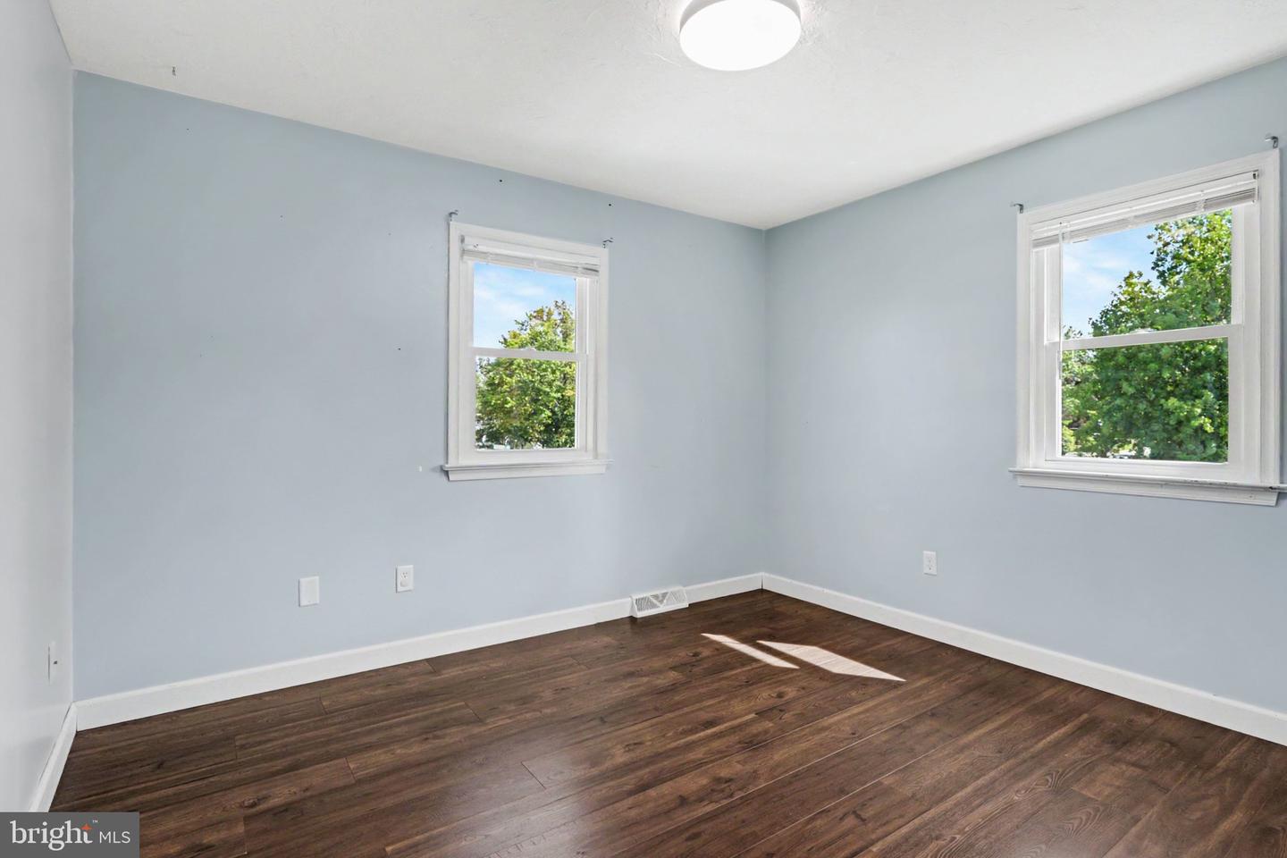 100 Amanda Ave Property Photo 18