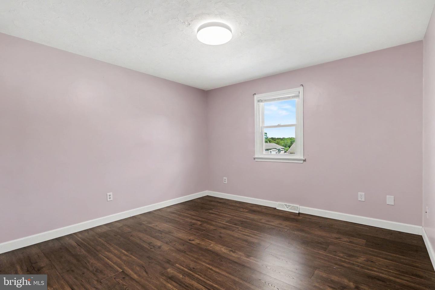 100 Amanda Ave Property Photo 20