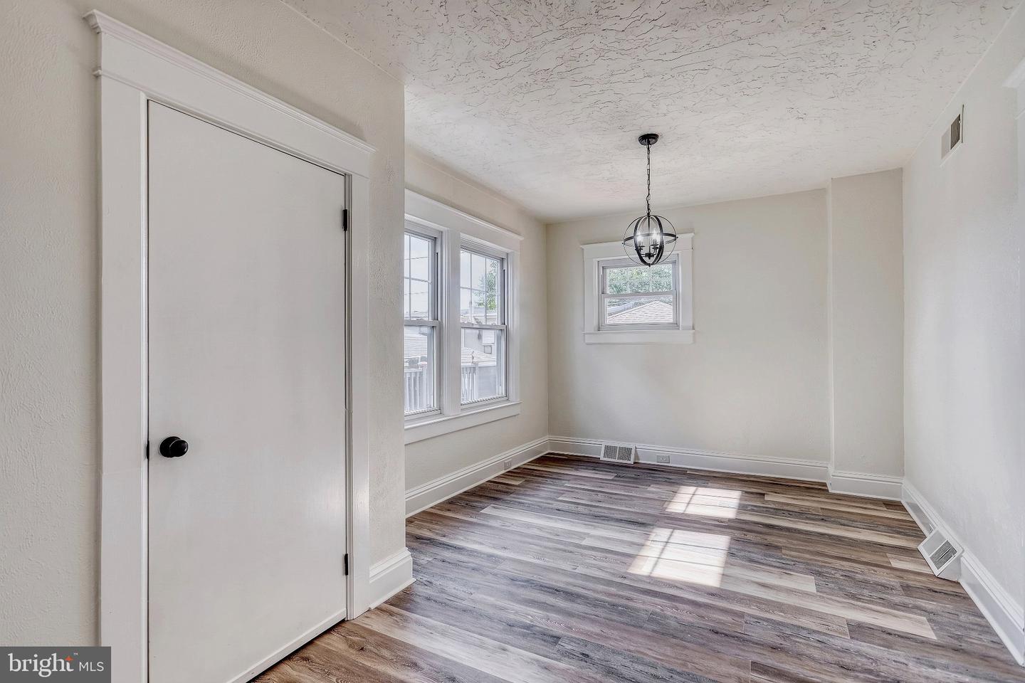 PAYK2111416 Property Photo 17