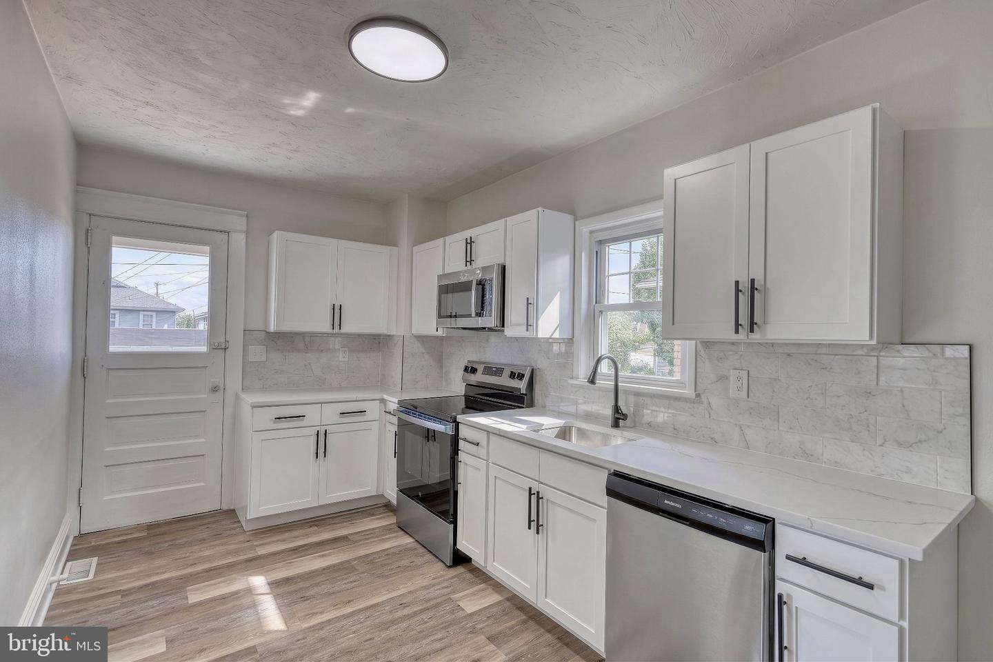 PAYK2111416 Property Photo 24