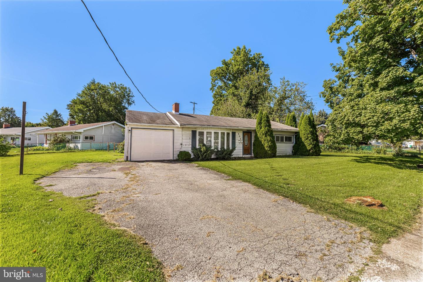 802 Richwill Ln Property Photo 2