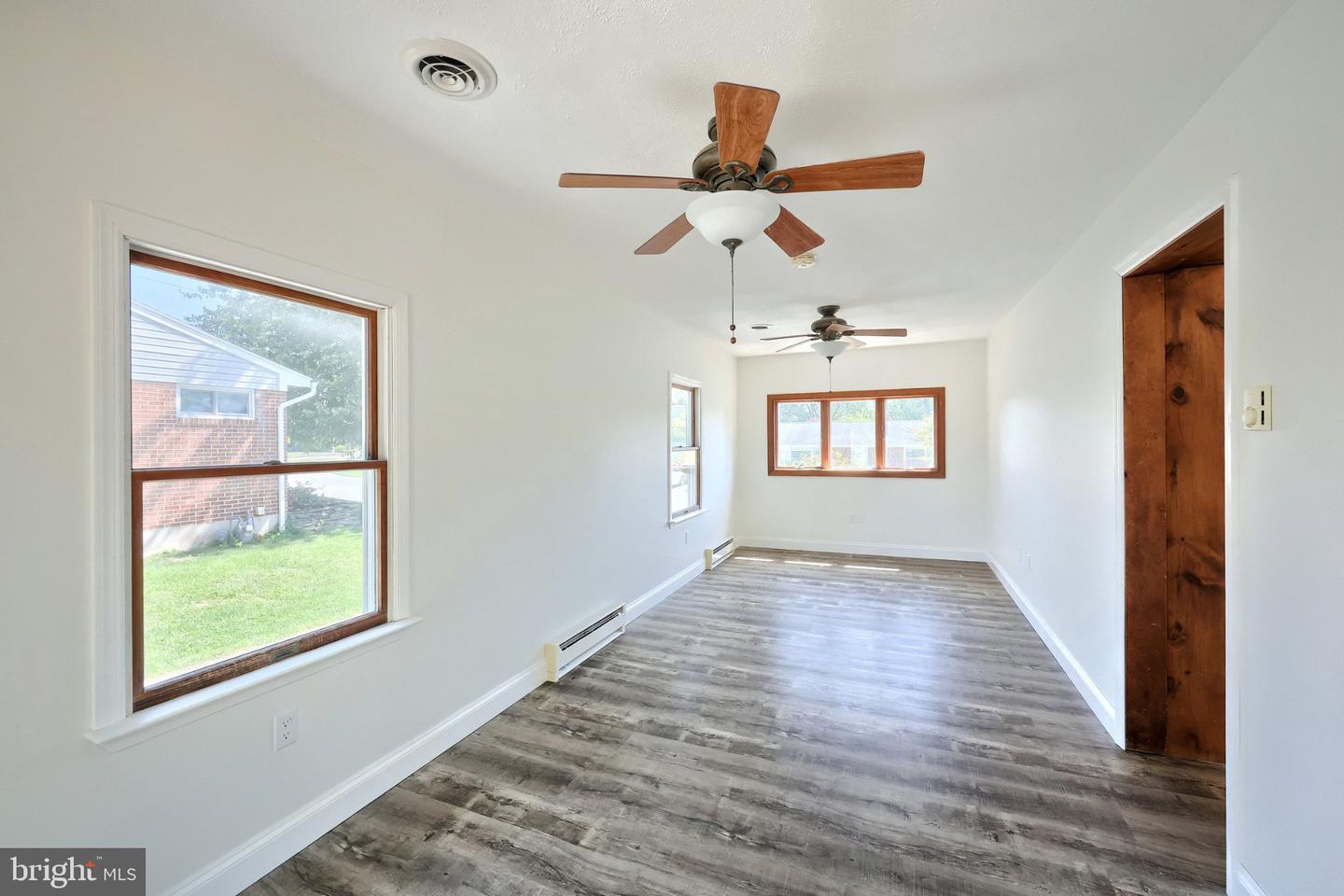 2551 Berkshire Ln Property Photo 13