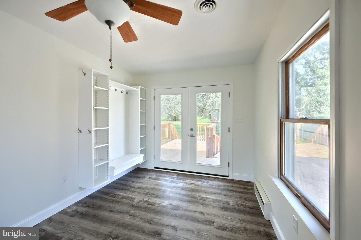 2551 Berkshire Ln Property Photo 14