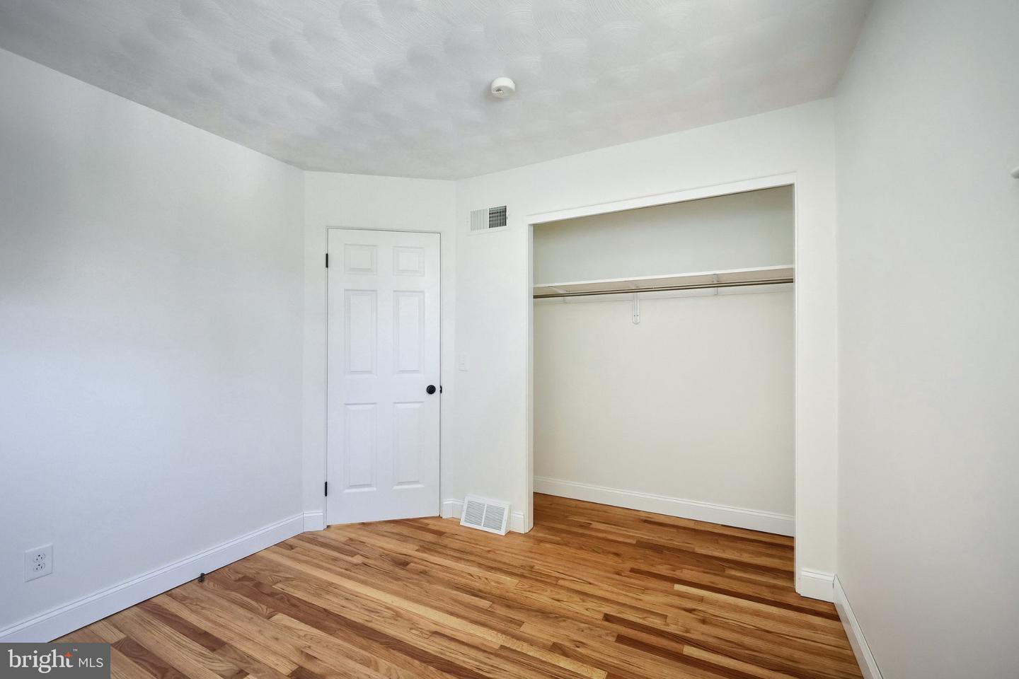 2551 Berkshire Ln Property Photo 23