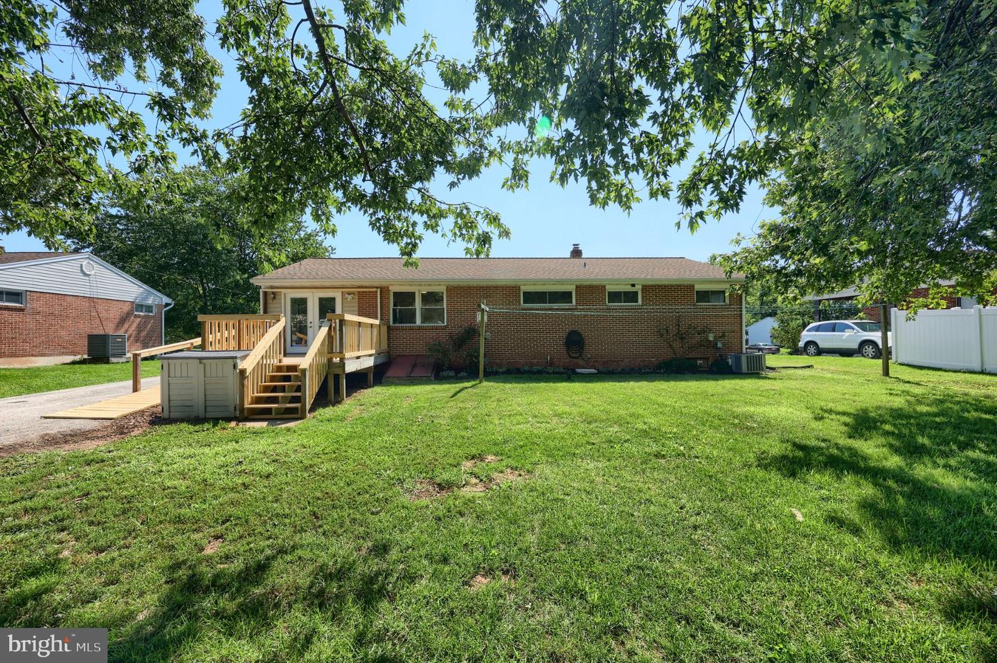 2551 Berkshire Ln Property Photo 30