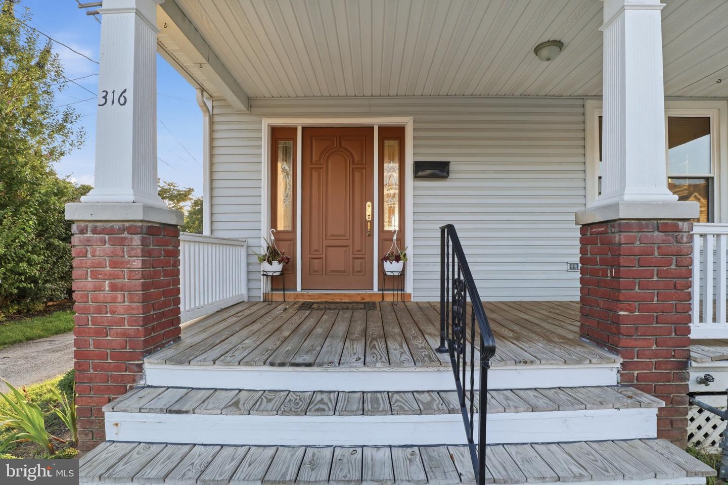 316 E Hanover Property Photo 2