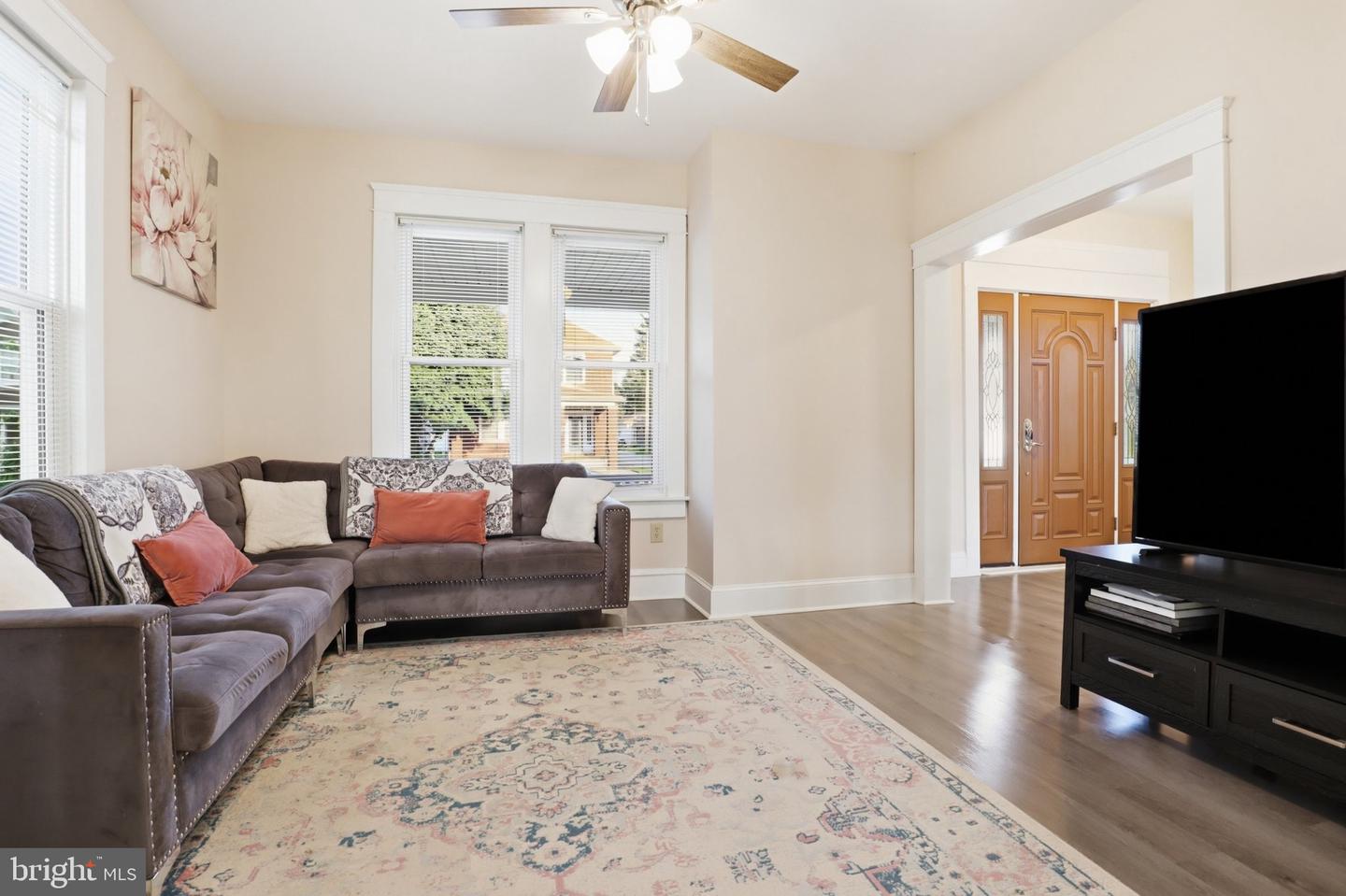 316 E Hanover Property Photo 6