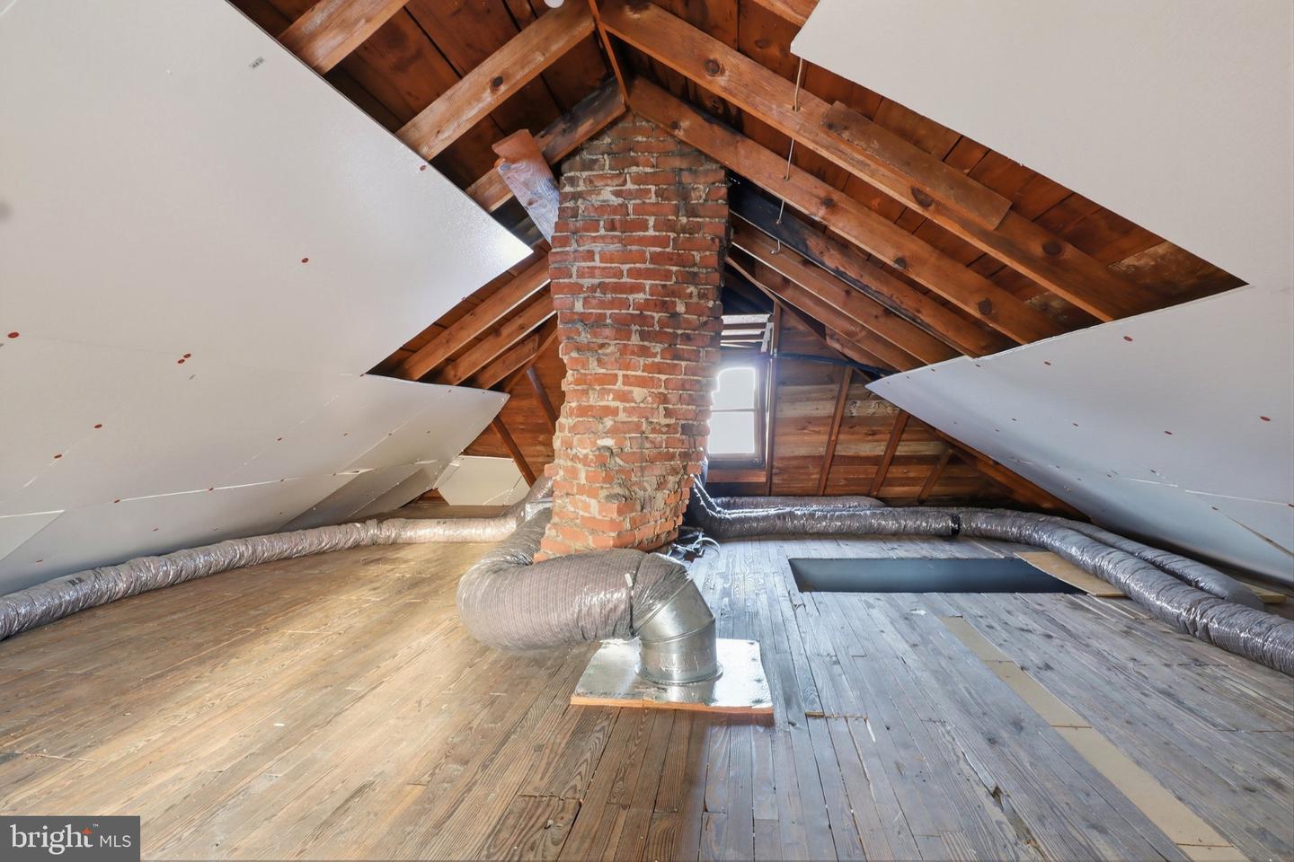 316 E Hanover Property Photo 25