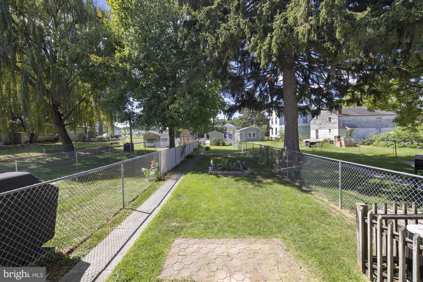 593 Baltimore St Property Photo 7