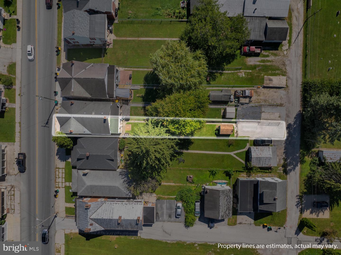 593 Baltimore St Property Photo 8
