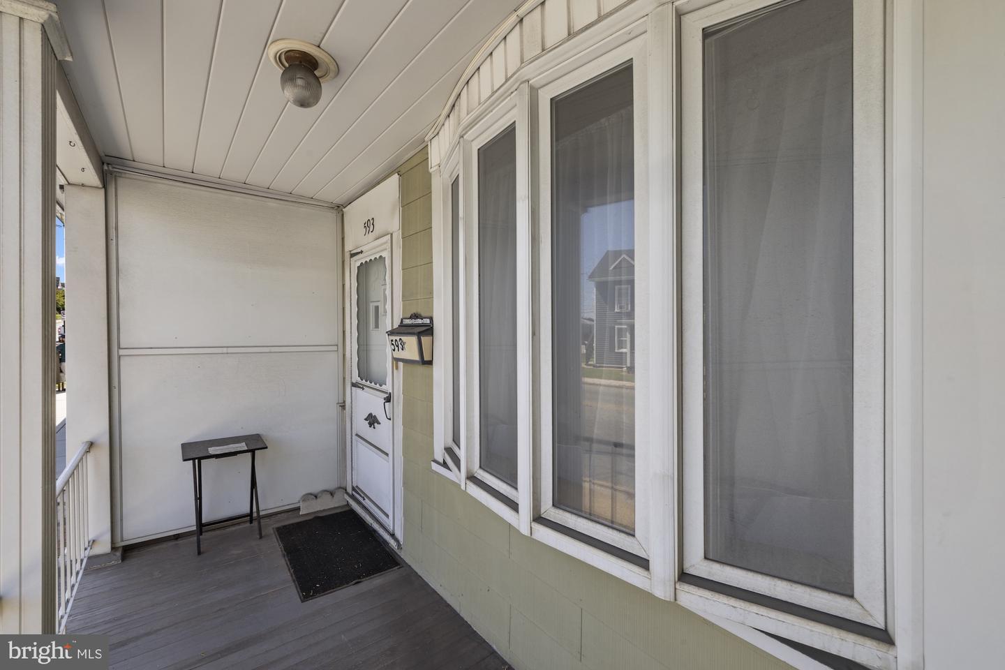 593 Baltimore St Property Photo 10